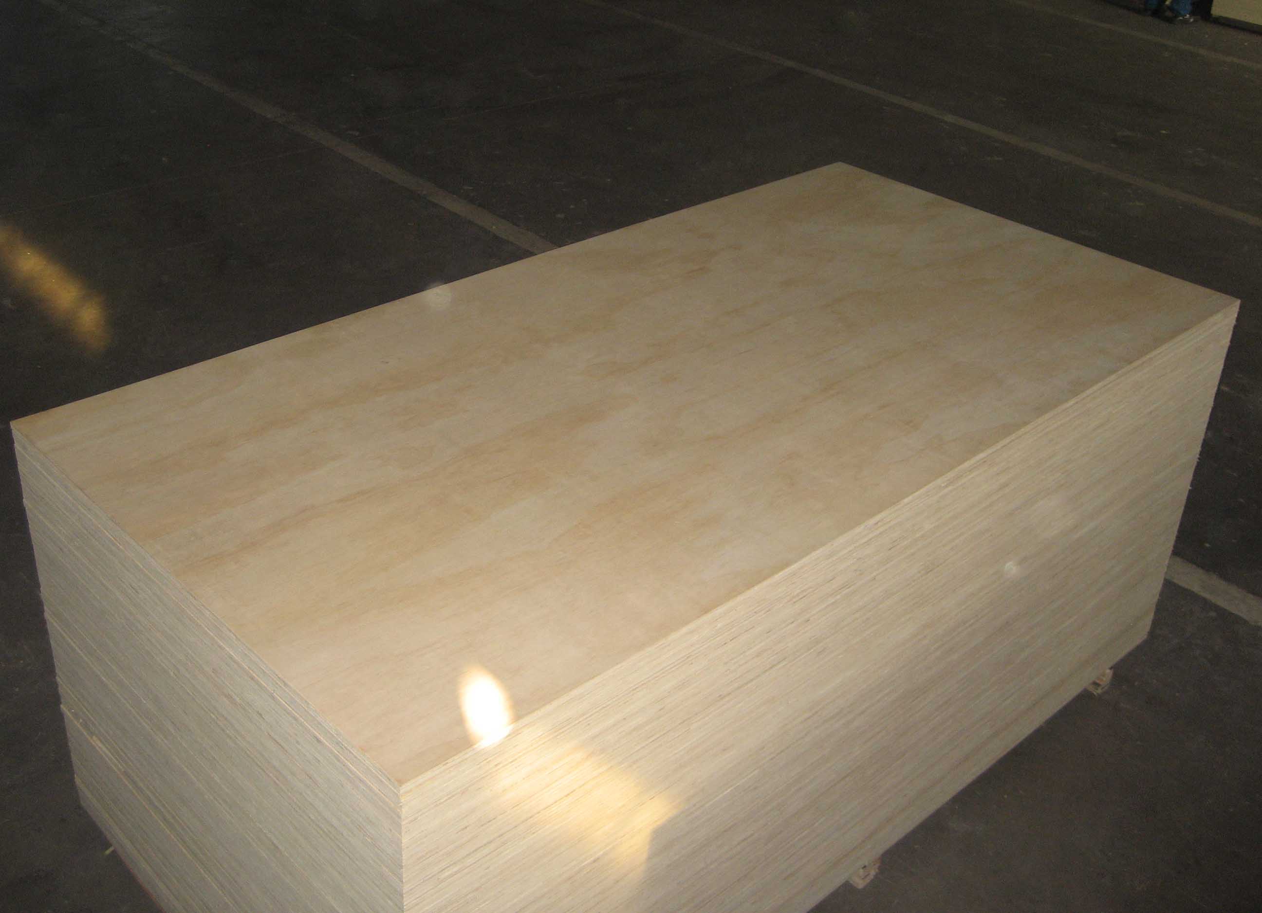 Pine Plywood china supplier.jpg